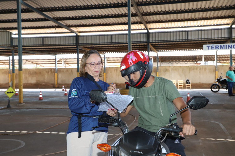 Saiba os principais erros dos candidatos durante prova prática de carro e moto para CNH