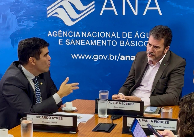 Temendo poluição, Ayres exige controle rigoroso da qualidade da água na temporada de praias