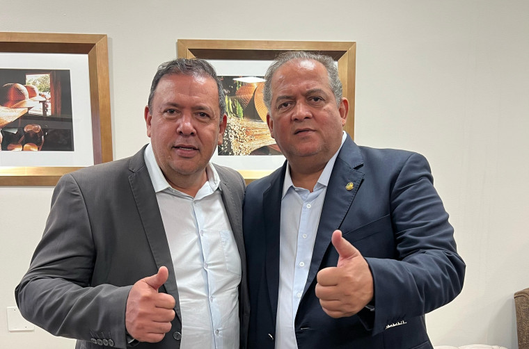 Deputado Gipão destaca liderança do senador Eduardo Gomes durante visita à Assembleia