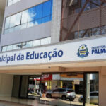 Professor com visão monocular ganha redução de 50% na carga horária sem perda salarial