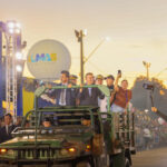 Desfile dos 36 anos de Palmas resgata história, união política e reúne centenas de pessoas