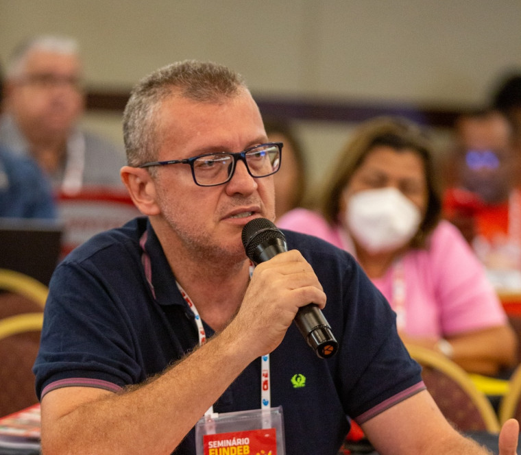 Sintet acusa prefeito de descumprir decisões sobre jornada de 40 horas para professores