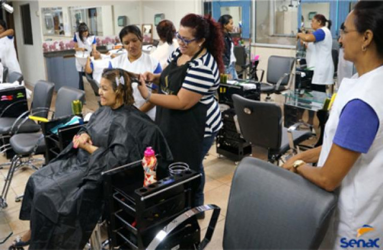 Senac Tocantins abre processo seletivo para contratação de instrutores de Beleza e Gastronomia