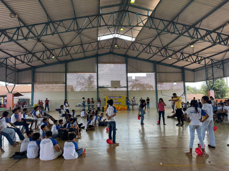 Escola Deoclides Muniz celebra Dia do Estudante com gincanas, pipoca e muita alegria