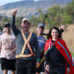 Ao lado de Polyanna Siqueira, Vicentinho Jr percorre 23 km até o Santuário do Bonfim