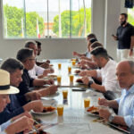 Max Fleury almoça no Restaurante Popular e propõe unidade na região sul de Araguaína