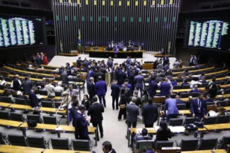 PEC da Blindagem é aprovada com voto favorável de todos os deputados do Tocantins