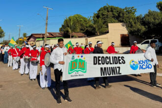 Escola pública emociona em desfile cívico com destaque para educação, cultura e tradições