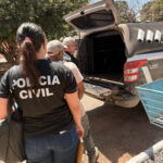 Com tornozeleira, homem furta cartões de vizinha, tenta fazer compras e acaba na prisão