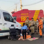 Mulher em cadeira de rodas é atingida por van durante travessia de avenida em Araguaína