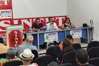 Laurez pede 30 dias para revisar PCCR da Educação e tenta conter crise com professores
