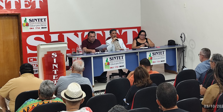 Laurez pede 30 dias para revisar PCCR da Educação e tenta conter crise com professores
