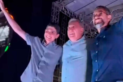 Laurez oferece 'a pasta que quiser' ao vice de Paraíso, que estava no governo Wanderlei