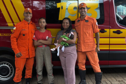 Menina de 13 anos salva irmã recém-nascida com técnica aprendida no Bombeiro Mirim